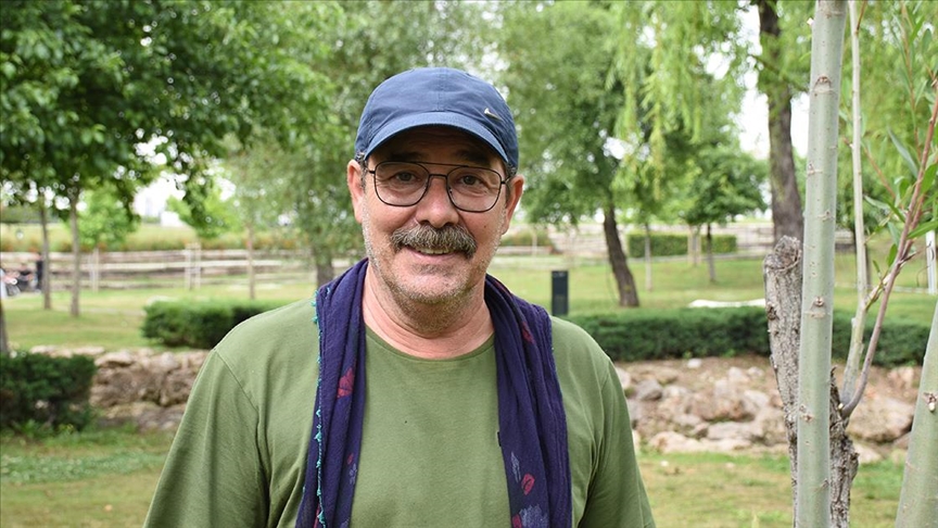Oyuncu Fikret Kuşkan “Bi Umut” filmiyle yüreğe dokunan bir hikayeye hayat veriyor